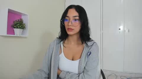 Camila online show from February 10, 1:11 pm