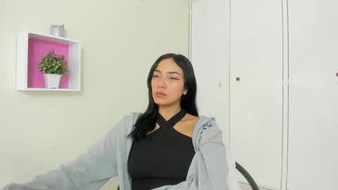 Camila online show from February 27, 1:17 pm