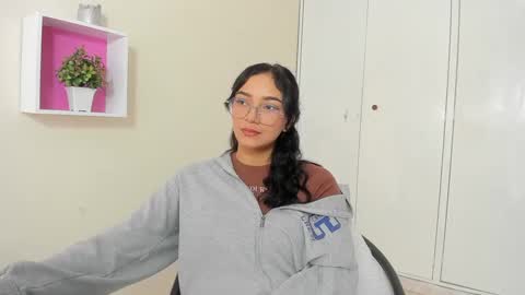 Camila online show from February 28, 1:58 pm