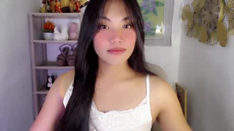 asian_alliyah online show from August 4, 8:00 pm
