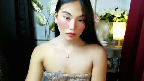 asian_alliyah online show from August 9, 5:23 am