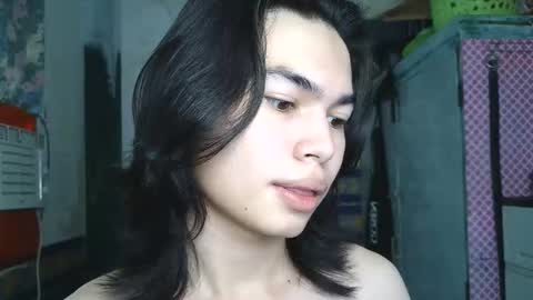asian_babyboi online show from April 11, 6:51 am
