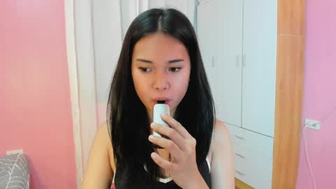 Snapshot of asian_cecilyxx chatting on April 2, 8:12 am Cecily online show from April 2, 8:12 am