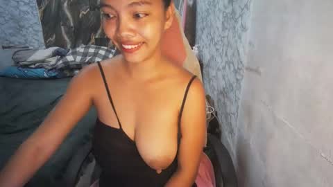 Snapshot of asian_janeth chatting on April 4, 10:07 pm im janeth single mom online show from April 4, 10:07 pm
