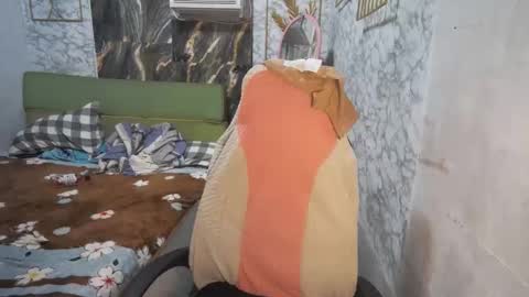 Snapshot of asian_janeth chatting on April 14, 10:27 pm im janeth single mom online show from April 14, 10:27 pm