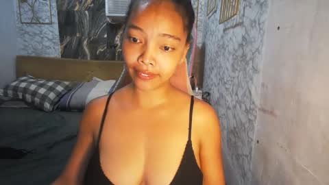 Snapshot of asian_janeth chatting on April 25, 11:24 pm im janeth single mom online show from April 25, 11:24 pm