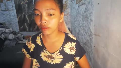 Snapshot of asian_janeth chatting on April 29, 11:44 pm im janeth single mom online show from April 29, 11:44 pm