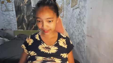 Snapshot of asian_janeth chatting on May 9, 12:05 am im janeth single mom online show from May 9, 12:05 am