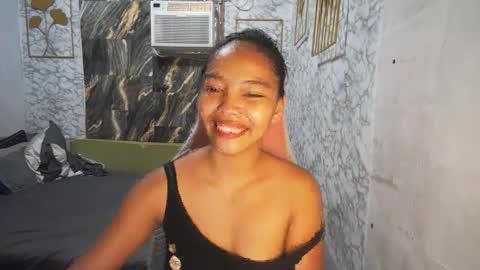 Snapshot of asian_janeth chatting on May 9, 10:37 pm im janeth single mom online show from May 9, 10:37 pm