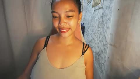 Snapshot of asian_janeth chatting on May 20, 12:28 am im janeth single mom online show from May 20, 12:28 am