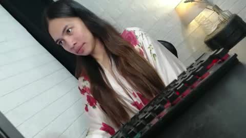 Snapshot of asian_kati chatting on November 22, 2:21 am theakati online show from November 22, 2:21 am