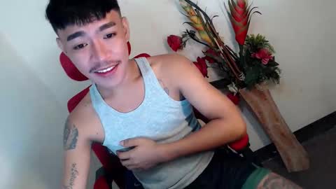 Snapshot of asian_kimxxx chatting on April 19, 9:28 pm don online show from April 19, 9:28 pm