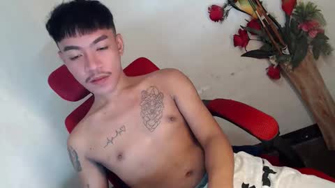Snapshot of asian_kimxxx chatting on April 23, 9:06 pm don online show from April 23, 9:06 pm