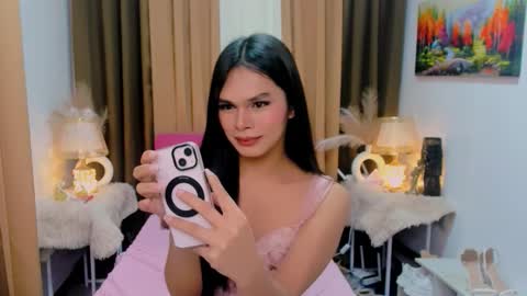 mooreen online show from November 14, 8:46 am