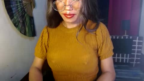 Lovely online show from December 8, 4:28 pm