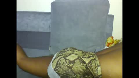 Snapshot of asian_pinay01 chatting on November 13, 8:24 am Asia online show from November 13, 8:24 am