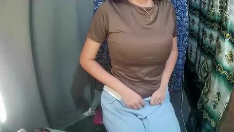 Snapshot of asian_trish chatting on April 9, 11:10 pm asian_trish online show from April 9, 11:10 pm