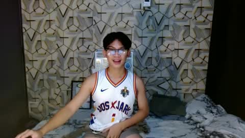 Snapshot of asian_wayne chatting on December 5, 1:28 pm wayne online show from December 5, 1:28 pm