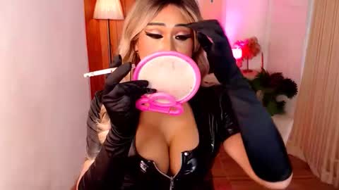 nicole online show from October 9, 11:41 am