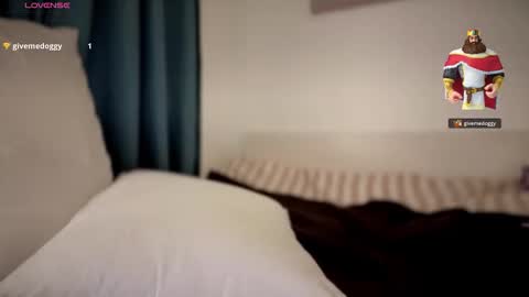 candy online show from March 26, 9:31 pm