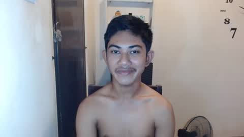 Snapshot of asiancockhero22 chatting on December 6, 12:34 am HERO online show from December 6, 12:34 am