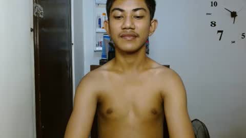 Snapshot of asiancockhero22 chatting on February 6, 2:33 am HERO online show from February 6, 2:33 am