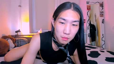 asiancvnt online show from April 28, 8:14 pm