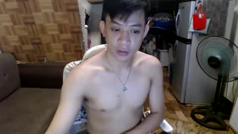 asiandreamboyx online show from December 13, 4:33 am