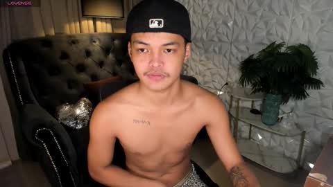 VICTORIA SCOTT online show from November 1, 5:26 pm