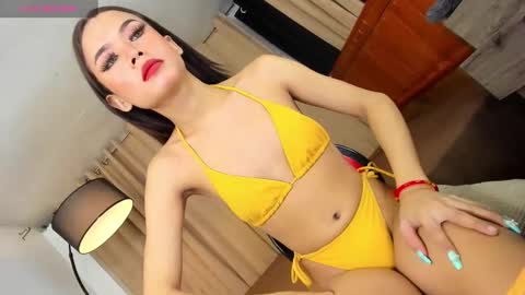 Snapshot of asianpetitehugecock chatting on January 7, 6:59 am AGATHA online show from January 7, 6:59 am