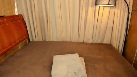 Snapshot of asianpetitehugecock chatting on March 6, 3:24 am AGATHA online show from March 6, 3:24 am