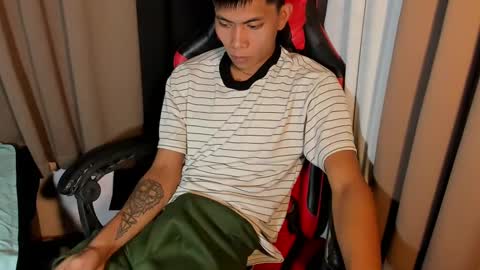 Snapshot of asianplayboyx chatting on February 20, 7:52 pm mark online show from February 20, 7:52 pm