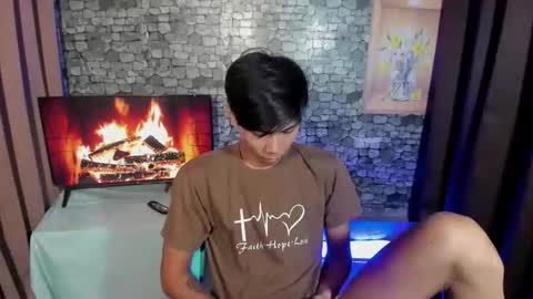 Snapshot of asianplayboyx chatting on November 5, 4:40 pm mark online show from November 5, 4:40 pm