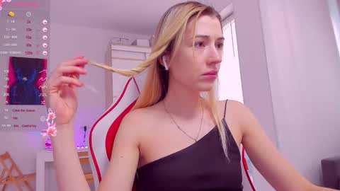 Caroline online show from September 28, 12:43 pm