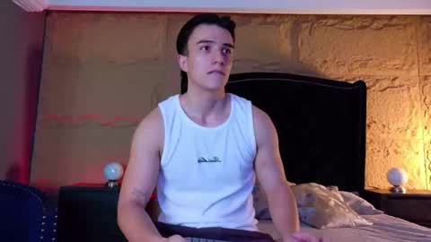 Snapshot of aslanfox_ chatting on June 9, 2:23 am Aslan online show from June 9, 2:23 am