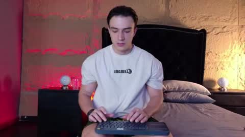 Snapshot of aslanfox_ chatting on June 15, 12:13 am Aslan online show from June 15, 12:13 am