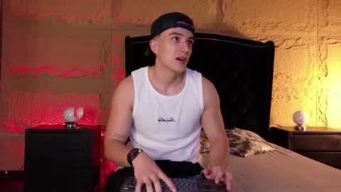 Snapshot of aslanfox_ chatting on June 19, 12:59 am Aslan online show from June 19, 12:59 am