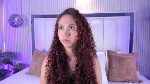 A S L Y   S A N D E R online show from November 11, 4:45 am