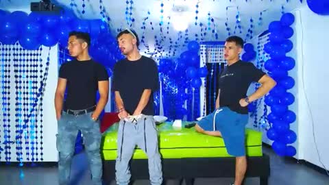 THOMAS AND DAMIAND online show from December 13, 12:20 am