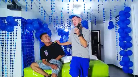 THOMAS AND DAMIAND online show from December 22, 12:07 am