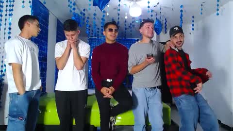 THOMAS AND DAMIAND online show from February 20, 1:14 am