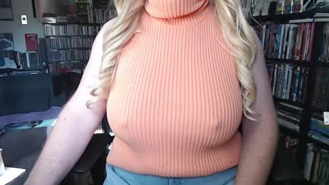 Aspen Vale online show from September 28, 7:41 pm