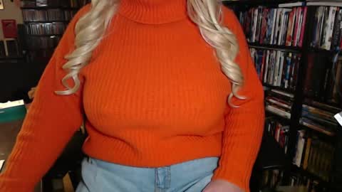 Aspen Vale online show from October 15, 11:38 pm