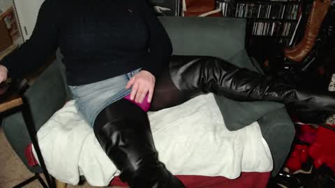 Aspen Vale online show from March 28, 7:57 pm