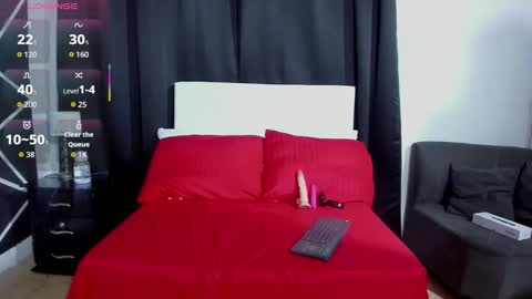 Nahomi  online show from October 12, 7:13 pm