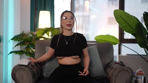 Snapshot of assmerising chatting on February 21, 10:49 am Starting 930 PM EU TIME online show from February 21, 10:49 am