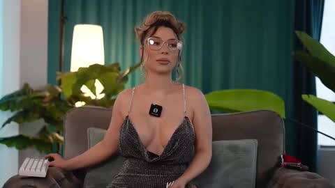 Snapshot of assmerising chatting on February 28, 11:00 am Starting 930 PM EU TIME online show from February 28, 11:00 am