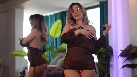 Snapshot of assmerising chatting on March 25, 10:54 am Starting 930 PM EU TIME online show from March 25, 10:54 am