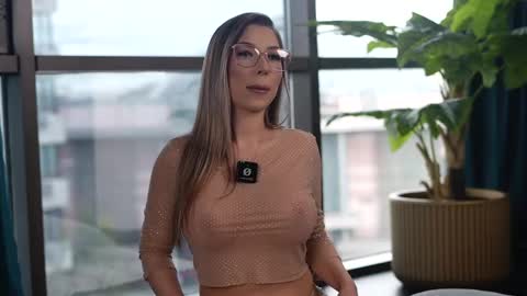 Snapshot of assmerising chatting on April 9, 10:09 am Starting 930 PM EU TIME online show from April 9, 10:09 am