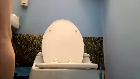 Snapshot of assthriller8675 chatting on October 2, 11:28 am assthriller8675 online show from October 2, 11:28 am